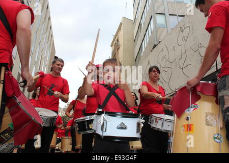 Barcelona, Spanien - 24. September 2012: Little Drummer auf dem traditionellen Festival "Fiestas De La Merce" in Barcelona, Stockfoto