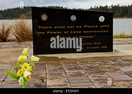 Denkmal für Kriegsgefangene / MIA an David Dewett Veterans Memorial, North Bend Oregon Stockfoto