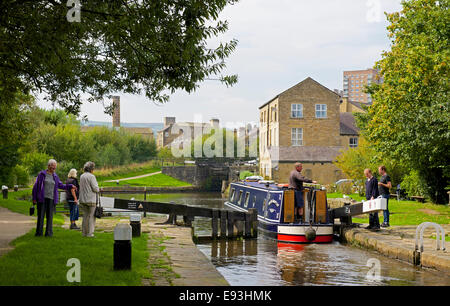 Sperre für den Rochdale Kanal bei Sowerby Bridge, West Yorkshire, England UK Stockfoto