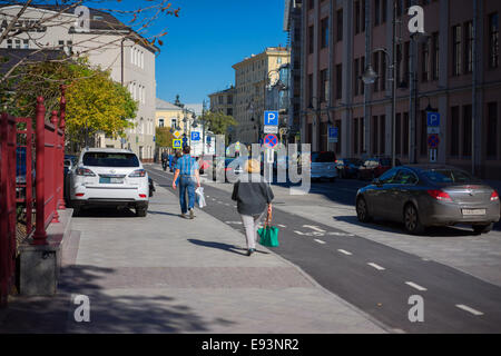 alte Straße der europäischen Großstadt Stockfoto