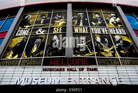 Nashville, Tennessee, USA. 18. Oktober 2014. Der Eingang im Musiker Hall Of Fame and Museum, einer der wenigen Musik-bezogene Museen in '' Music City, USA. © Brian Cahn/ZUMA Draht/Alamy Live-Nachrichten Stockfoto