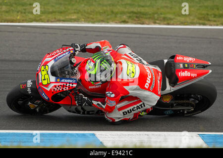 Phillip Island, Victoria, Australien. Sonntag, 19. Oktober 2014. Großbritanniens Cal Crutchlow während der Tissot Australian Motorcycle Grand Prix an Bord seiner Ducati Desmosedici MotoGP-Maschine. Crutchlow stürzte aus dem Rennen auf dem zweiten Platz mit nur einer Runde bleiben. Bildnachweis: Russell Hunter/Alamy Live-Nachrichten Stockfoto