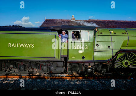 Tornado-Dampflok Clitheroe Station auf der Durchreise. Stockfoto