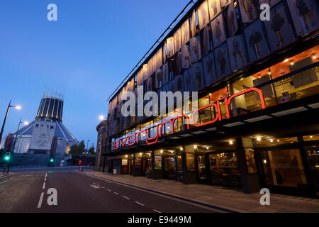 Der Everyman Theatre in Liverpool in der Nacht Stockfoto