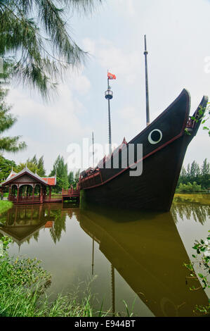 Thai Junk, Thailands traditionelle Weise des Transportes entlang des Chao Phraya Flusses. Stockfoto