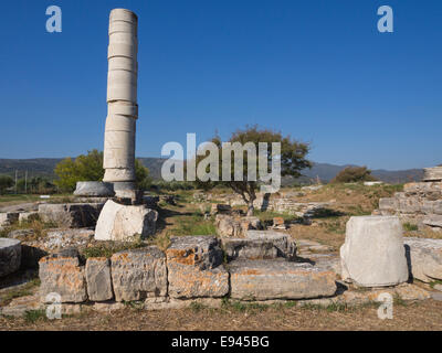 Heraion von Samos, großen Heiligtum der Göttin Hera, Samos Griechenland, ein UNESCO-Weltkulturerbe, hohen Säule und Tempelruine Stockfoto