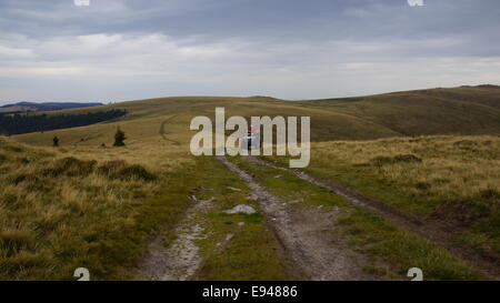 ATVs in schönen Landschaften fahren. Stockfoto