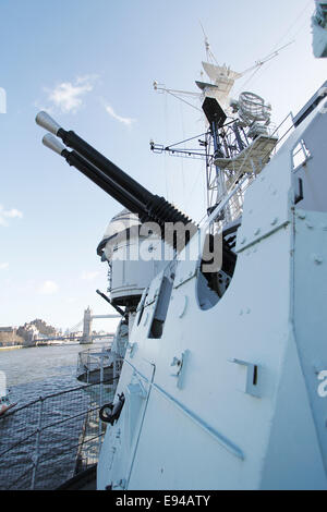 HMS Belfast jetzt ein schwimmendes Museum auf der Themse, ehemals einer der mächtigsten leichte Kreuzer königliche marinen Stockfoto