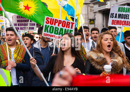 London, UK. 19. Oktober 2014. Hunderte von Londons kurdische Gemeinschaft März Throgh der Hauptstadt aus Protest gegen ISIS und der türkischen Regierung, die sie beschuldigen, indem nicht immer beteiligt an militärischen Aktionen gegen den is, der mit den Dschihadisten um zu tilgen, Kurden, die lange für ein unabhängiges Kurdistan gekämpft haben. Bild: Demonstranten marschieren entlang Regents Street. Bildnachweis: Paul Davey/Alamy Live-Nachrichten Stockfoto