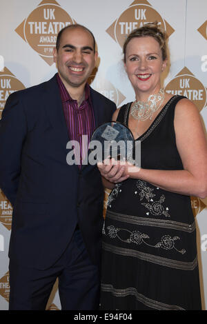 UK-Theaterpreise 2014, Liverpool Everyman und Spielhaus, Dominic Beaumont und Rebecca Ross-Williams Stockfoto