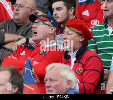 Salford, UK. 18. Oktober 2014. Münster-fans - European Rugby Champions Cup - Sale Sharks Vs Munster - AJ Bell Stadium - Salford - England 18. Oktober 2014 - Bild Simon Bellis/Sportimage. © Csm/Alamy Live-Nachrichten Stockfoto