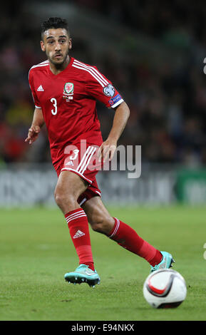 Cardiff, UK. 13. Oktober 2014. Neil Taylor von Wales - Euro 2016 Qualifying - Wales Vs Zypern - Cardiff City Stadium - Cardiff - Wales 13. Oktober 2014 - Bild Simon Bellis/Sportimage. © Csm/Alamy Live-Nachrichten Stockfoto