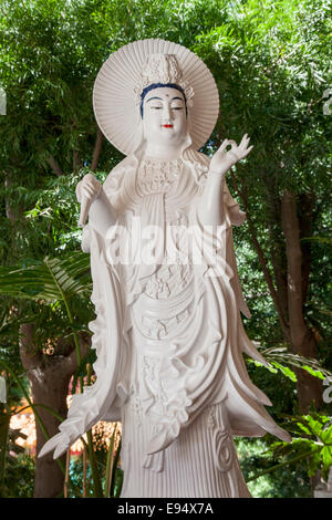 Avalokiteshvara (Guanyin) Buddha-Statue, Hsi Lai-Tempel; Hacienda Höhe; Kalifornien; USA; Stockfoto