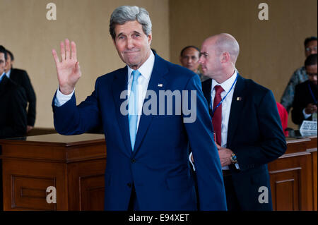 Jakarta, Indonesien. 20. Oktober 2014. US-Außenminister John Kerry besucht die Einweihung des Joko Widodo in Jakarta, Indonesien, 20. Oktober 2014. Jakarta Gouverneur Joko Widodo, lokal bekannt als Jokowi, wurde als siebte indonesischen Präsidenten im Parlament Gebäude am Montag, ersetzen von Präsident Susilo Bambang Yudhoyono vereidigt. Bildnachweis: Veri Sanovri/Xinhua/Alamy Live-Nachrichten Stockfoto