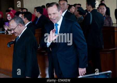 Jakarta, Indonesien. 20. Oktober 2014. Australischer Premierminister Tony Abbott besucht die Einweihung des Joko Widodo in Jakarta, Indonesien, 20. Oktober 2014. Jakarta Gouverneur Joko Widodo, lokal bekannt als Jokowi, wurde als siebte indonesischen Präsidenten im Parlament Gebäude am Montag, ersetzen von Präsident Susilo Bambang Yudhoyono vereidigt. Bildnachweis: Veri Sanovri/Xinhua/Alamy Live-Nachrichten Stockfoto