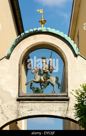 St. George slaying Murnau Drachen, Maria-Hilf-Kirche Kirche, am Untermarkt, Murnau Staffelsee, Bayern, Oberbayern Stockfoto