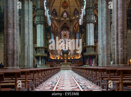 Altar und Chor, Mailänder Dom, Mailand, Lombardei, Italien Stockfoto