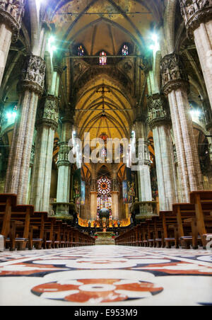 Altar und Chor, Mailänder Dom, Mailand, Lombardei, Italien Stockfoto