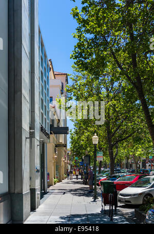 Geschäfte auf der University Avenue in der Innenstadt von Palo Alto, Santa Clara County, Kalifornien, USA Stockfoto