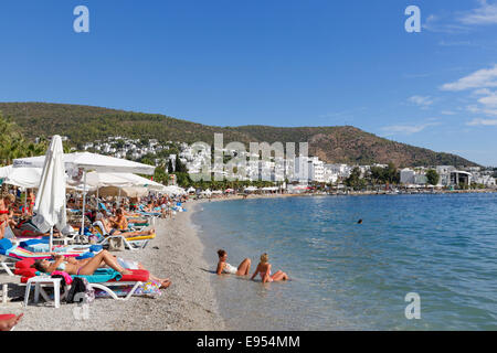 Halk Stadtstrand in Kumbahce Bay, Bodrum, Provinz Muğla, Ägäis, Türkei Stockfoto