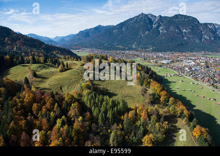 Stadtbild von Garmisch, Garmisch-Partenkirchen, Loisachtal, Bayern, Deutschland Stockfoto