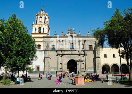 Kirche von San Juan Bautista Plaza Hidalgo, historischen kolonialen Stadtteil Coyoacán, Mexiko-Stadt, Distrito Federal, Mexiko Stockfoto