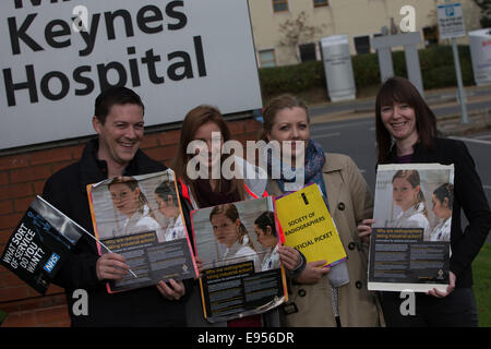 Milton Keynes, UK. 20. Oktober 2014. MTRAs streiken in Milton Keynes Krankenhaus. Die Gesellschaft & College des Röntgenassistenten Mitglieder nehmen Teil an einem UK-weiten Streik zum ersten Mal in mehr als 30 Jahren. Bildnachweis: Chris Yates/Alamy Live-Nachrichten Stockfoto