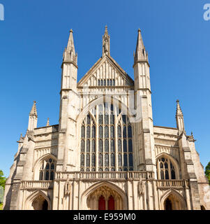 Fassade der Kathedrale von Winchester in England Stockfoto