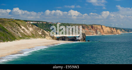 Praia da Polvoeira Strand, in der Nähe von Nazaré, typische Costa da Prata Küste, Beira Litoral, Portugal Stockfoto