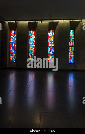 Das Interieur des neuen Coventry Cathedral, Coventry, Warwickshire, England, UK Stockfoto