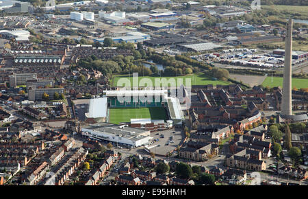 Luftaufnahme von Northampton Saints Rugby Union Stadion Weedon Straße und dem National Abseil-Centre Stockfoto