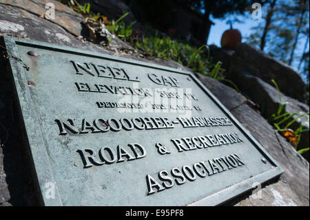 Engagement-Marker bei Neel Gap (aka Neels Gap) auf dem Appalachian Trail entlang Highway 129 in der Nähe von Blairsville, Georgia, USA. Stockfoto