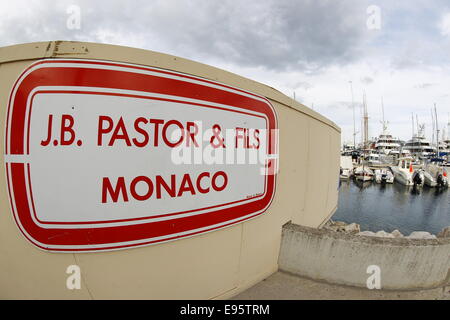 Monte Carlo, Monaco. 20. Oktober 2014. Das Firmenschild von Pastor Real Estate Clan. / Allianz Credit Bild: Dpa picture-Alliance/Alamy Live News Stockfoto