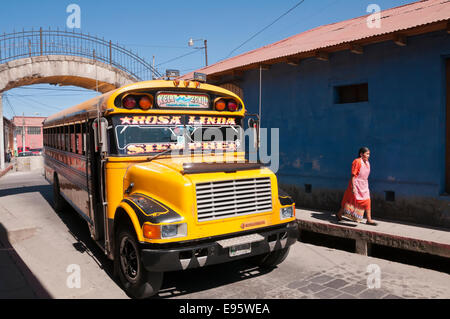 Bunte Huhn Bus Camioneta, Quetzaltenango, Guatemala Stockfoto