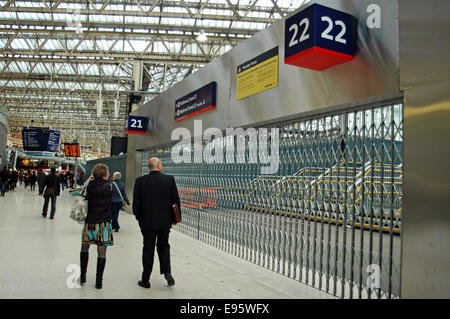 London, UK. 20. Oktober 2014. Plattformen 21 & 22 am alten Eurostar-Terminal an der Waterloo Station schauen bereit zu öffnen. Bildnachweis: JOHNNY ARMSTEAD/Alamy Live-Nachrichten Stockfoto