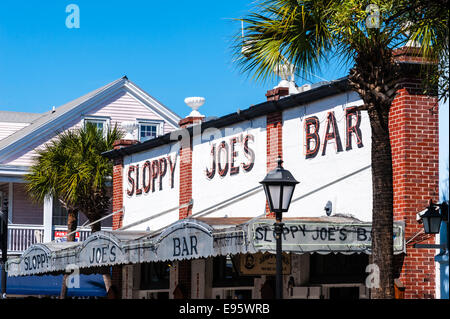 USA, Florida, Key West. Sloppy Joes ist eine historische Bar auf der Duval Street. Stockfoto