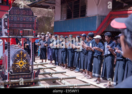 feierliche Seebestattung Tanah Toraja in Sulawesi Indonesien Stockfoto