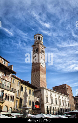 Lamberti-Turm in Piazza Signori Stockfoto