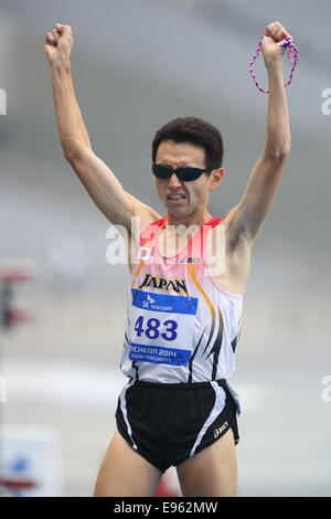 Incheon, Südkorea. 20. Oktober 2014. Shinya Wada (JPN) Leichtathletik: Männer 1500m T11 bei Incheon Asiad Hauptstadion während der 2014 Incheon asiatischen Para Spiele in Incheon, Südkorea. © Shingo Ito/AFLO SPORT/Alamy Live-Nachrichten Stockfoto