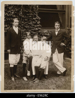 [Präsident Theodore Roosevelt mit seinen Söhnen, Sagamore Hill] Stockfoto