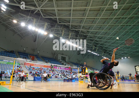 Incheon, Südkorea. 20. Oktober 2014. Osamu Nagashima (JPN) Badminton: Herren Doppel WH1-2 am Gyeyang Gymnasium während der 2014 Incheon asiatischen Para Spiele in Incheon, Südkorea. © Shingo Ito/AFLO SPORT/Alamy Live-Nachrichten Stockfoto