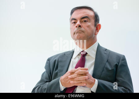 Paris, Frankreich. 3. Oktober 2014. Carlos Ghosn, CEO der Allianz Renault-Nissan, während der Paris Motor Show (Mondial de l ' Automobile) in Paris, Frankreich, 3. Oktober 2014 im Rahmen einer Pressekonferenz von Daimler und Renault-Nissan abgebildet. Foto: Daniel Karmann/Dpa/Alamy Live News Stockfoto