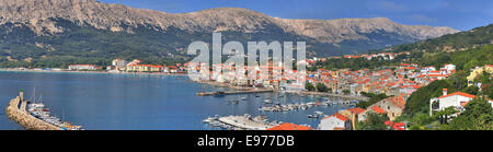 Panoramablick Adria Stadt von Baska Stockfoto