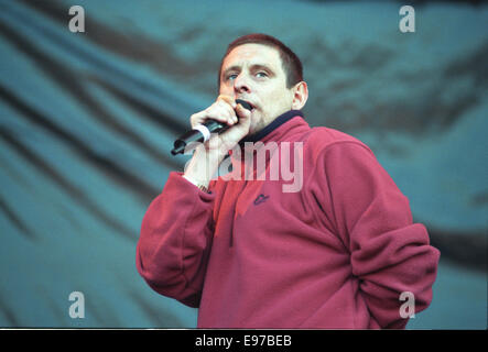 Shaun Ryder und Blackgrape im Konzert am Loch Lomond, Schottland, im Jahr 1996. Stockfoto