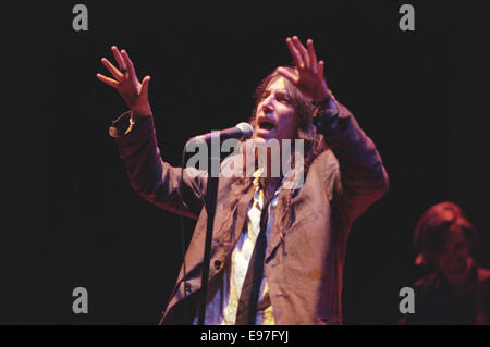 Amerikanischer Dichter Sängerin Patti Smith im Konzert in Glasgow Royal Concert Hall in Glasgow, Schottland, im Jahr 1996. Stockfoto