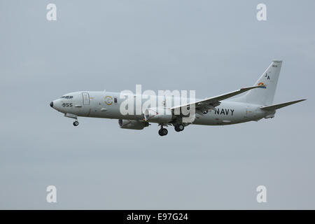 Boeing P-8A Poseidon in Land an RAF Fairford für Royal International Air Tattoo 2014 kommen Stockfoto