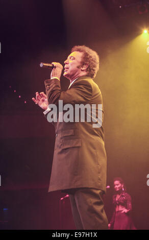 Tom Jones, walisischer Sänger, Konzert in Glasgow, Schottland, im Jahr 1996. Stockfoto