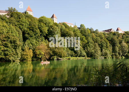 Wöhrsee-See und der Burg in Burghausen, Bayern, Deutschland, Europa Stockfoto