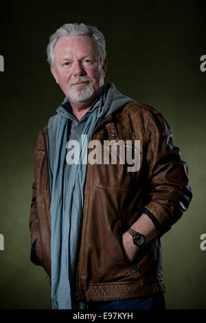 Schottisches Fernsehen Drehbuchautor, meistverkaufte Schriftsteller und Krimiautor, erscheint Peter Mai beim Edinburgh Book Festival. Stockfoto