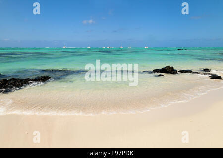 leere Sandstrände, Ile Aux Cerfs Insel, Ostküste, Mauritius, Afrika Stockfoto